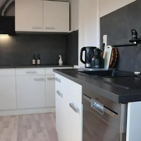 Zwischen Den Meeren In *